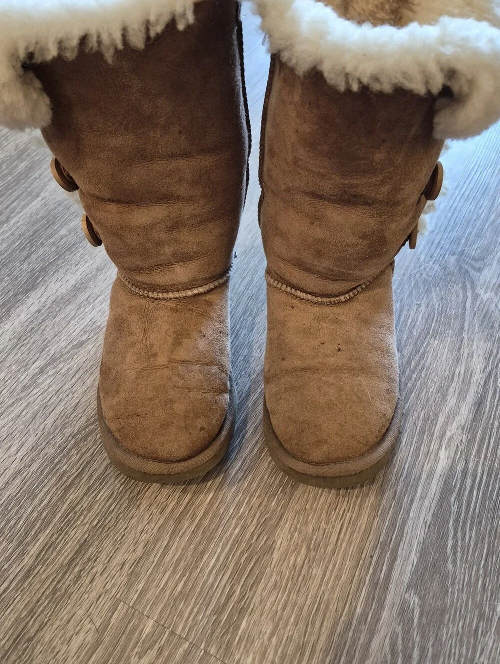 Ugg Thriple Bailey Button In Chestnut Kids Shoes Size 2